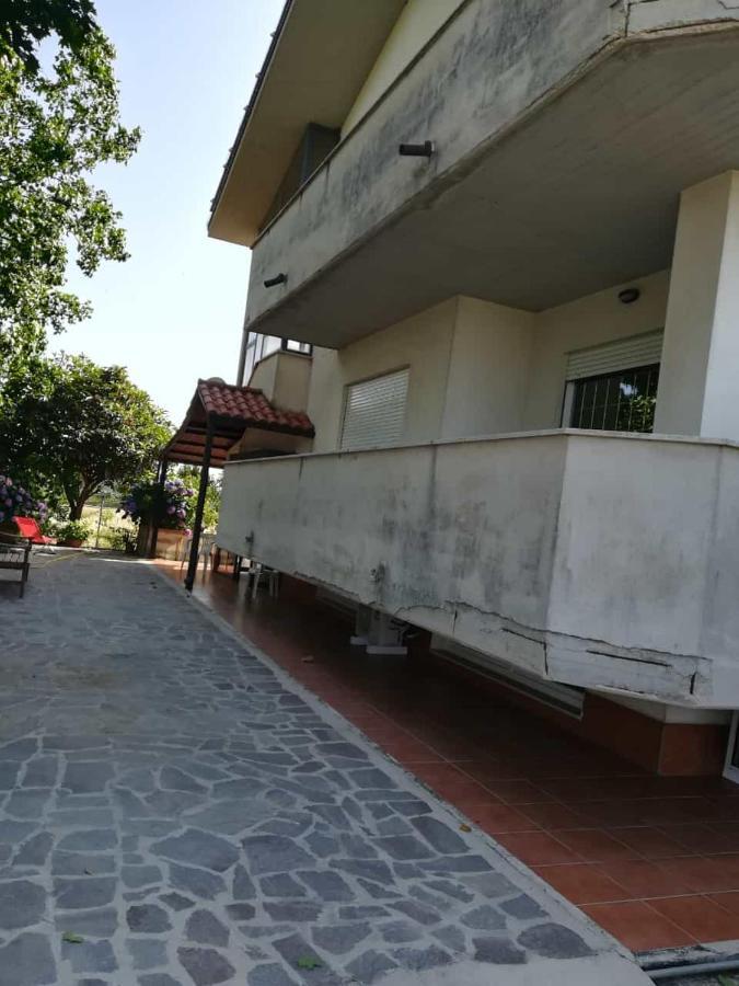 Old Club Casa Vacanze Carlo Trani 아프릴리아 외부 사진
