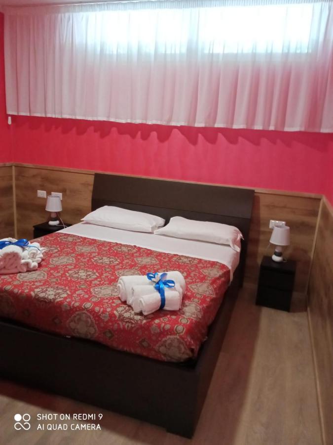 Old Club Casa Vacanze Carlo Trani 아프릴리아 외부 사진
