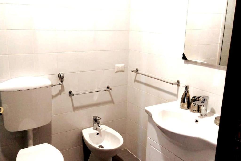 Old Club Casa Vacanze Carlo Trani 아프릴리아 외부 사진