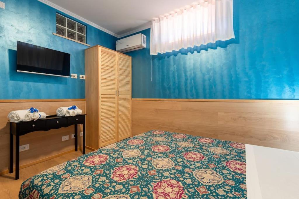 Old Club Casa Vacanze Carlo Trani 아프릴리아 외부 사진